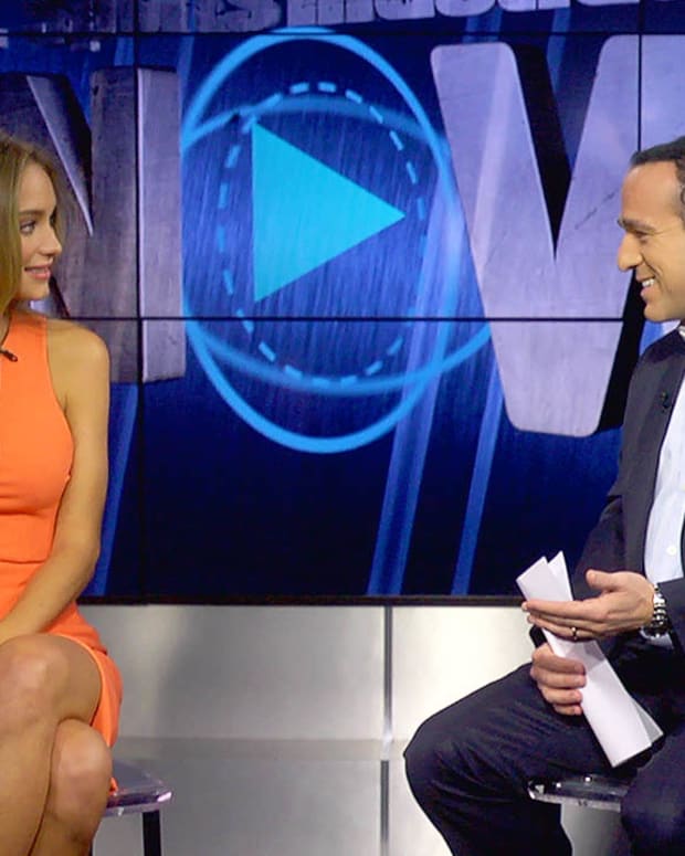 Which sport did SI Swimsuit model Hannah Davis originally want to be on the cover for?-image
